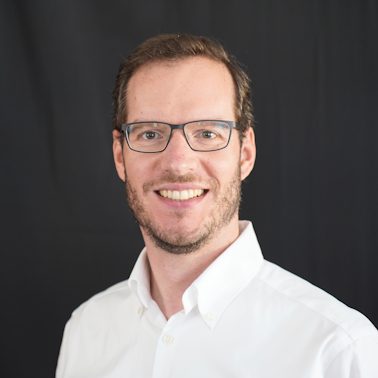 Rechtsanwalt Thomas Groß | HÖLLBACH Rechtsanwälte Gründungspartner der Kanzlei HÖLLBACH Rechtsanwälte, Herr Thomas Groß, freundlich lächelnd.